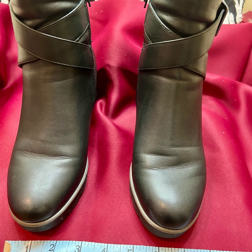 Women's Black Ankle Boots 7.5W